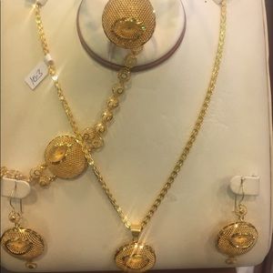 Meet your Posher, Asha